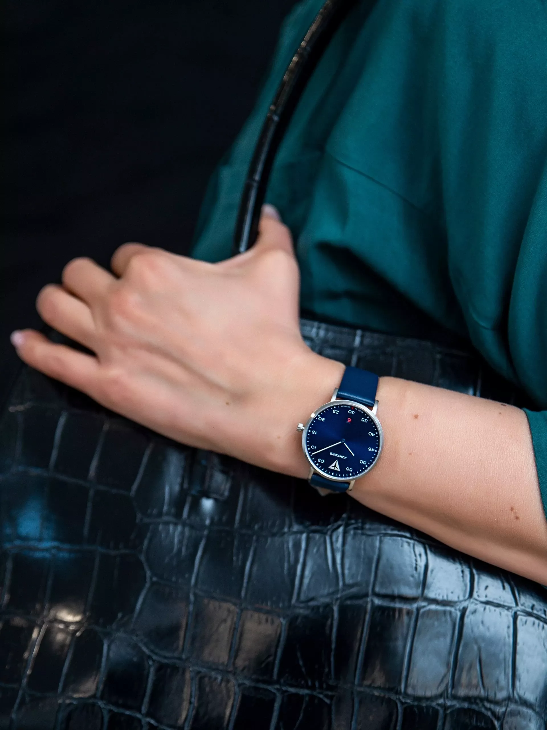 Junkers Damen Armbanduhr Dessau Steamline 9.51.01.01 mit Lederband blau