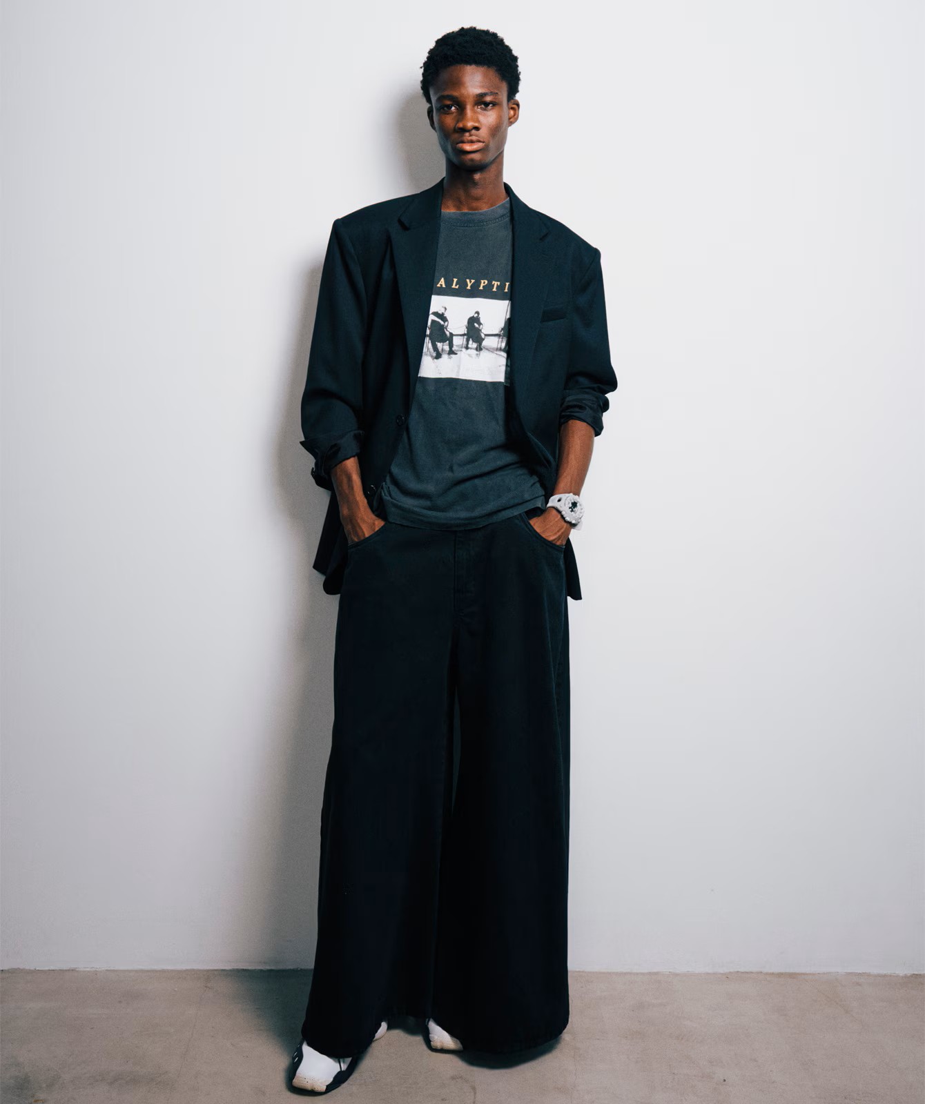 Casio Herren Armbanduhr G-Shock GA-V01-7AER analog-digital weiß